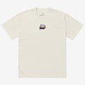 camiseta color hueso, logotipo AOC Flags en el pecho