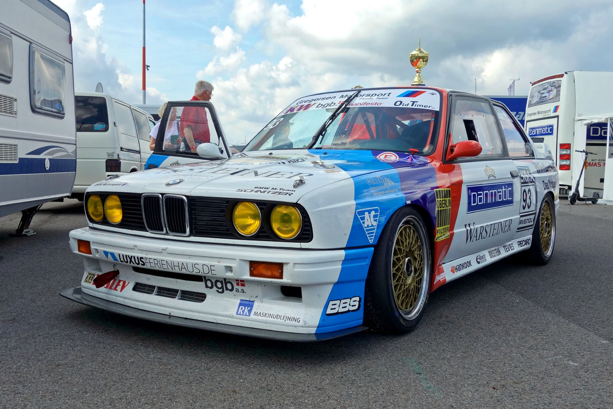 BMW M3 E30 imagen editorial AOC 2