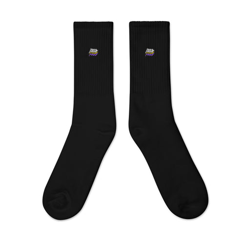 Calcetines negros de media caña con logotipo Flags de Automotive Outsiders Community bordado.