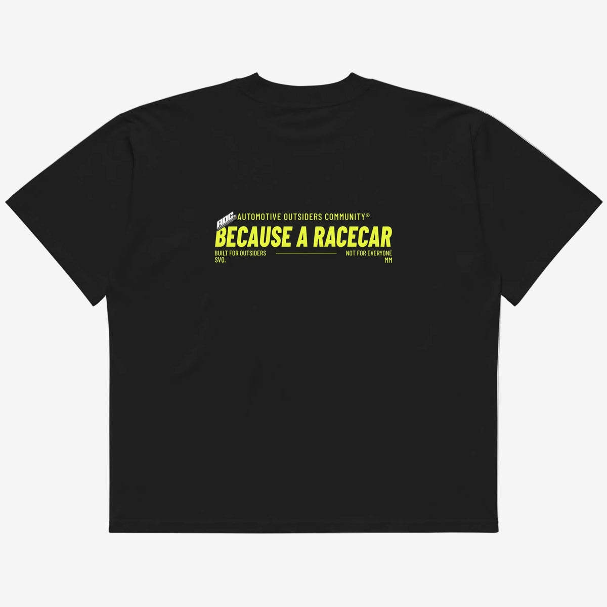 Camiseta Oversized “Because A Racecar” negra vista trasera con gráfica amarilla