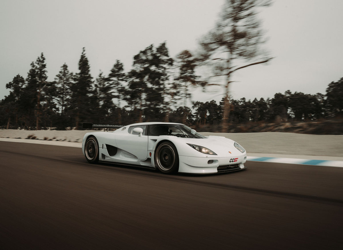 Koenigsegg CCGT original rodando en circuito como origen del proyecto CCGT1