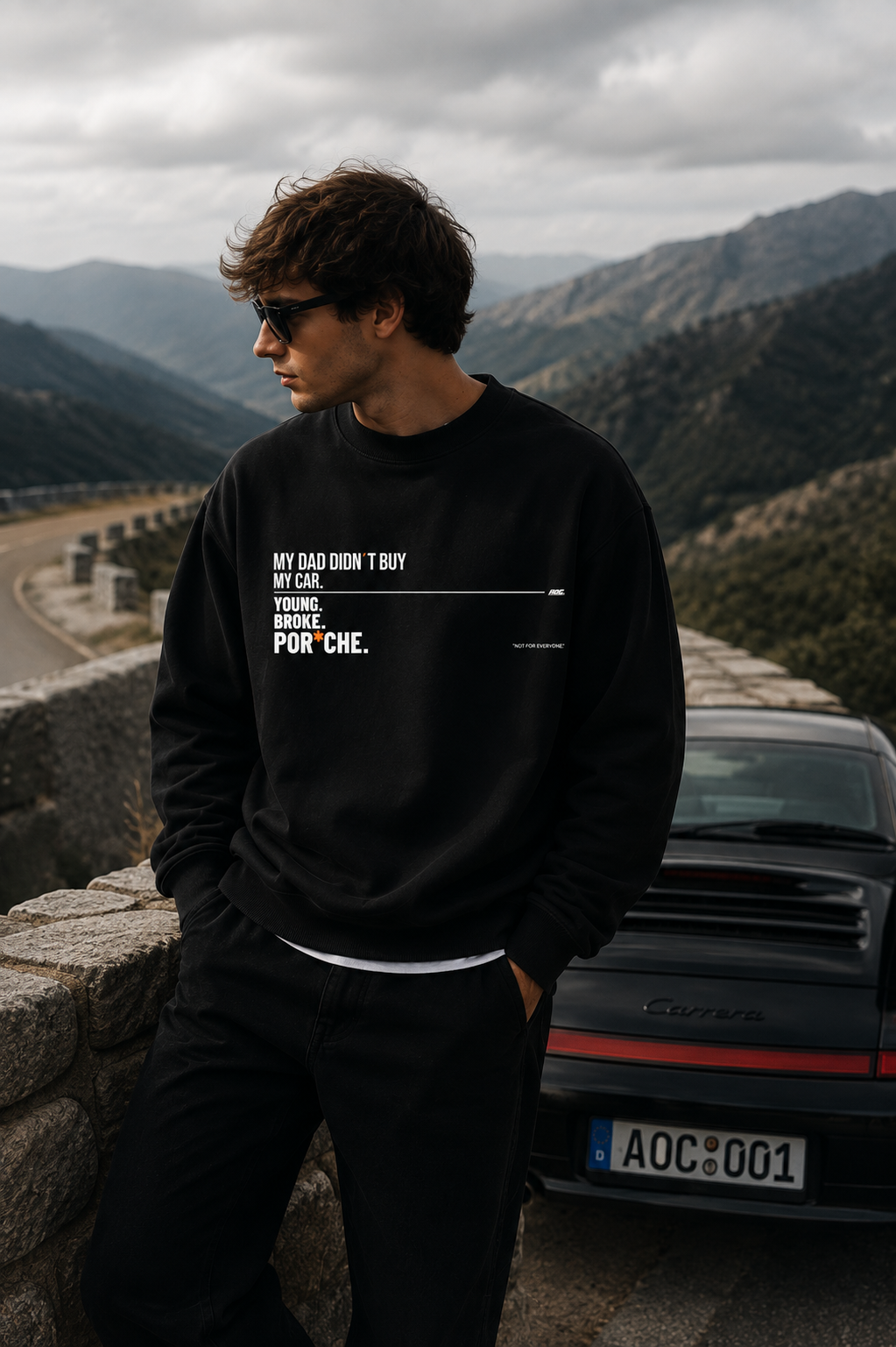 Sudadera negra My Dad Didn't Buy My Car de AOC vista principal